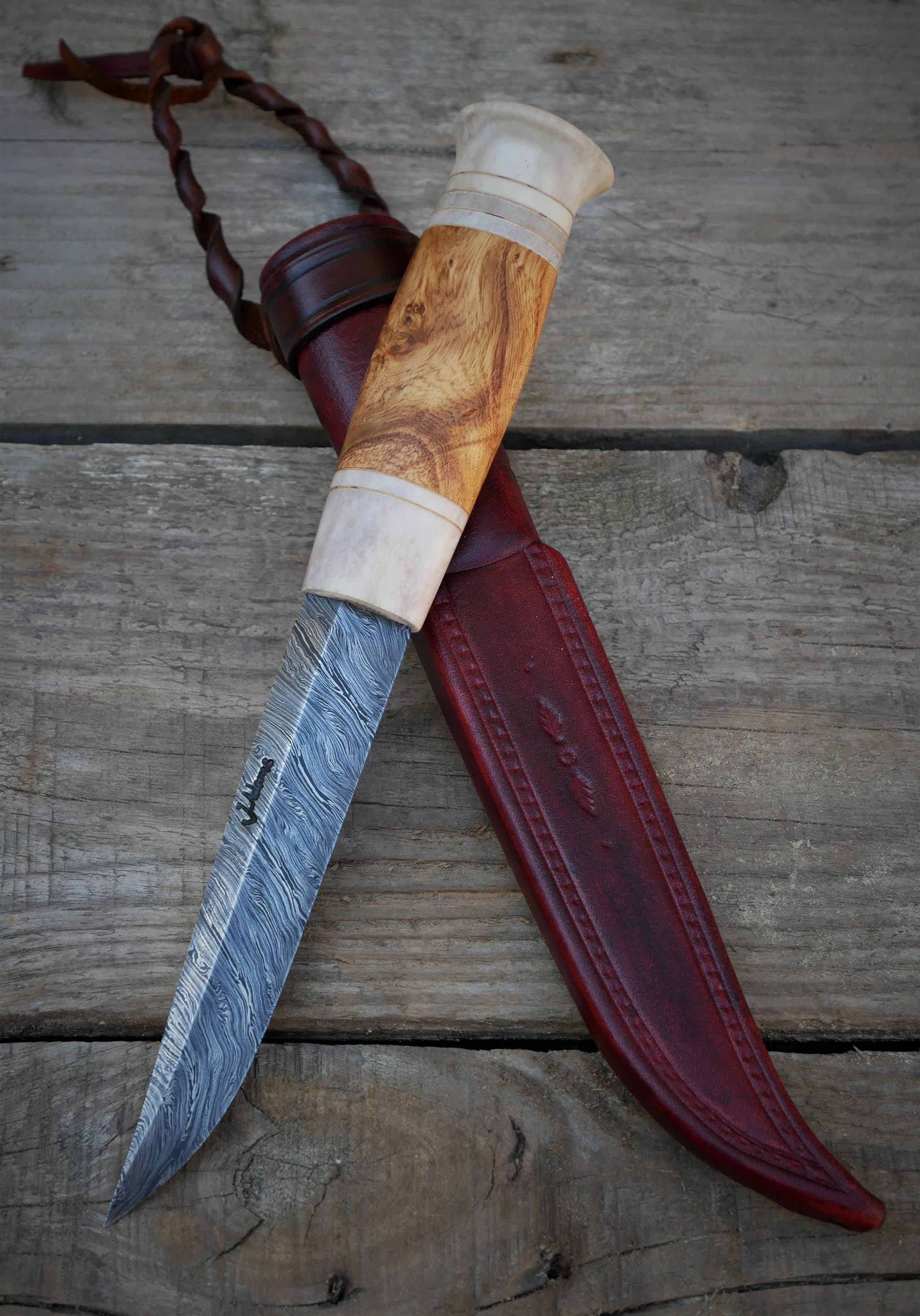 Damast-Puukko mit Holzgriff