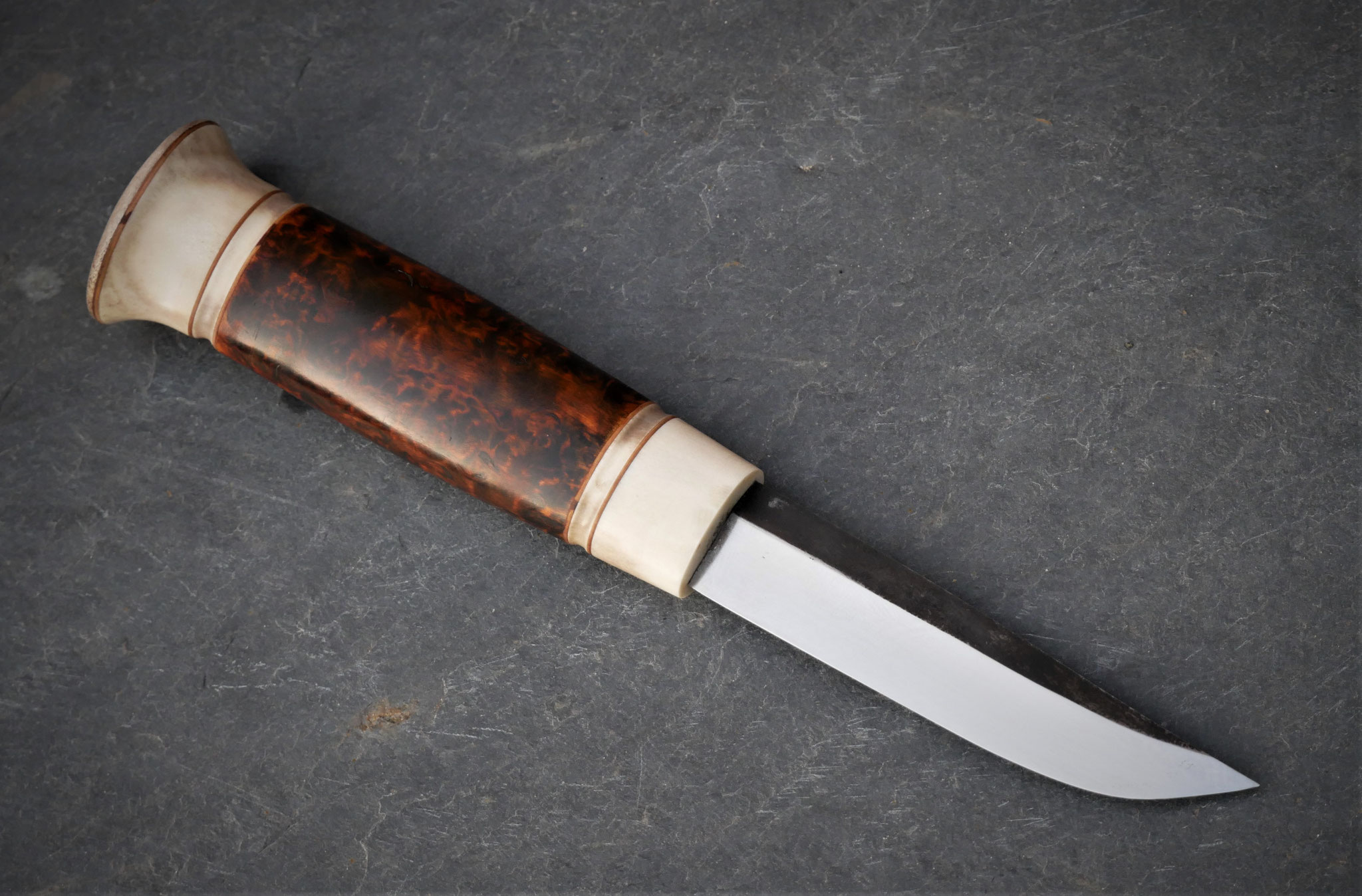Finnisches Messer mit Knochengriff