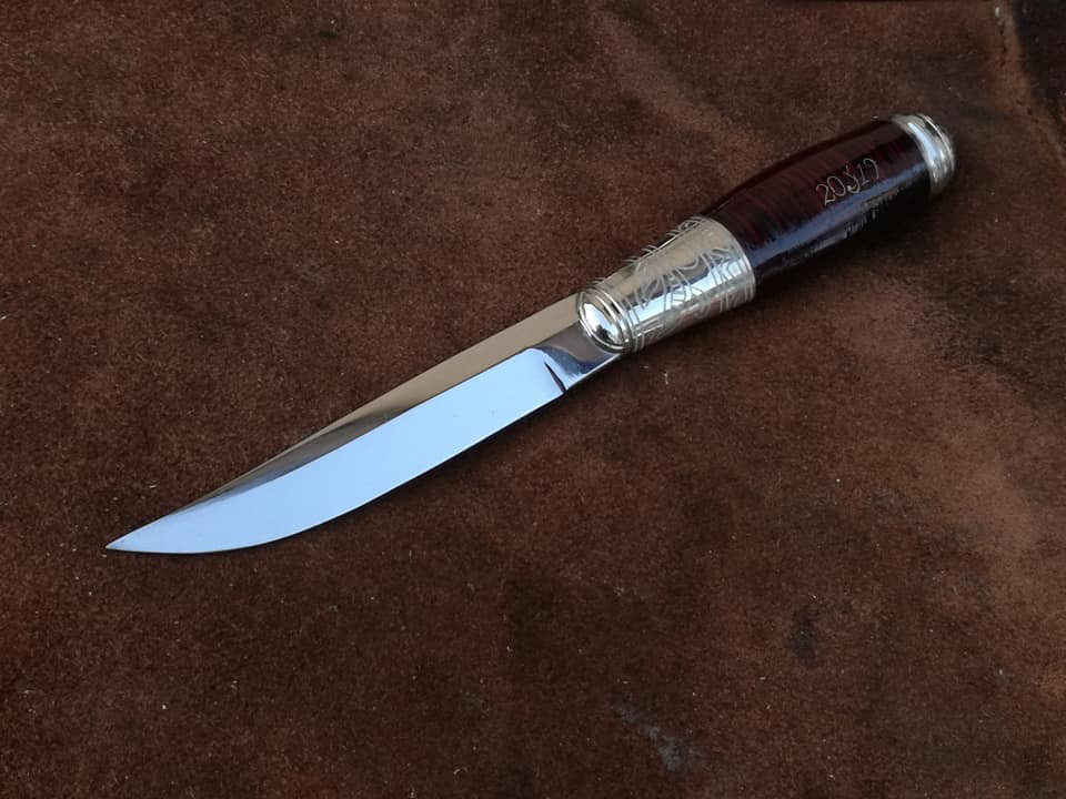 Messer mit verzierter Damast-Klinge