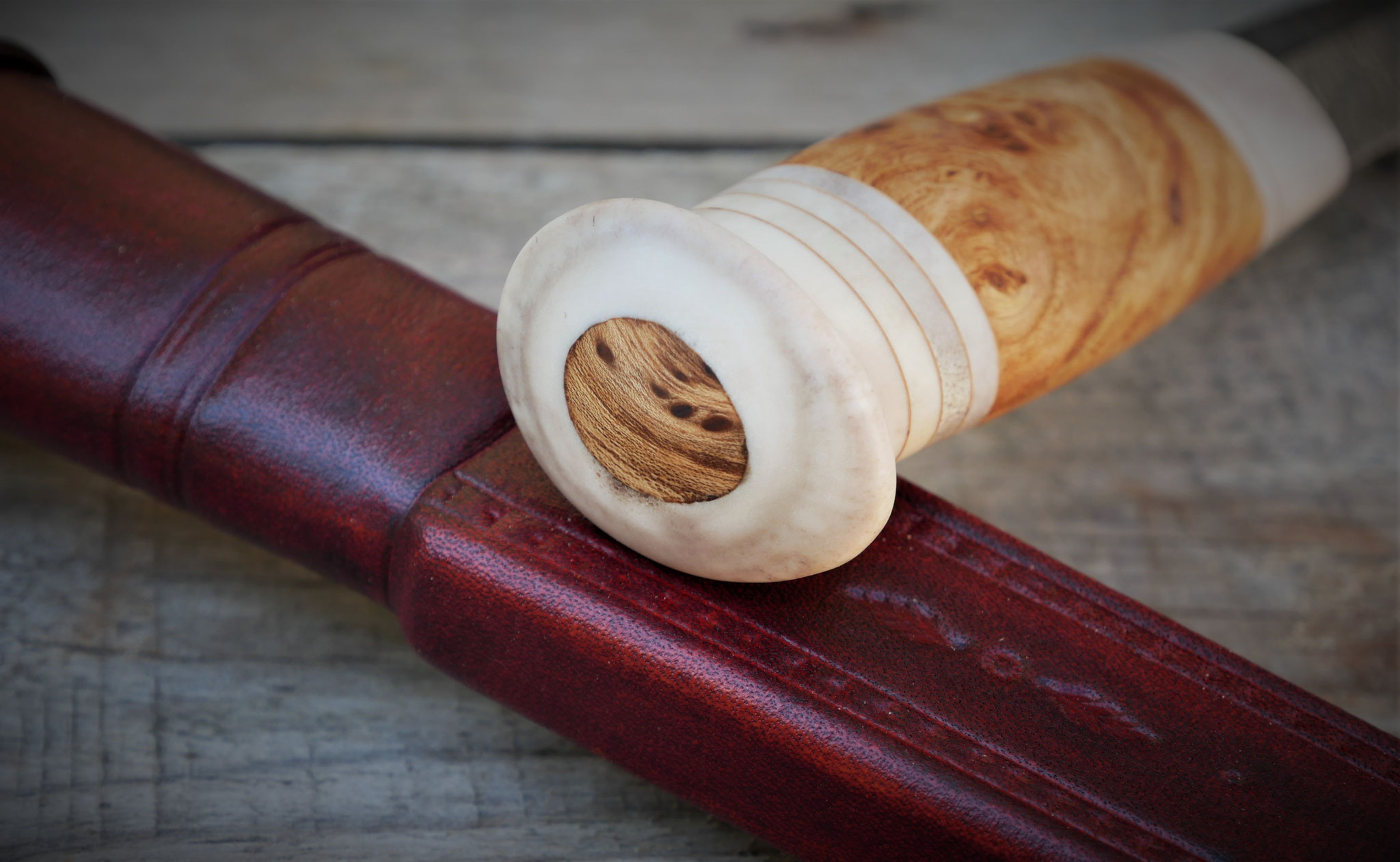 Puukko mit Holzgriff, einfache Klinge