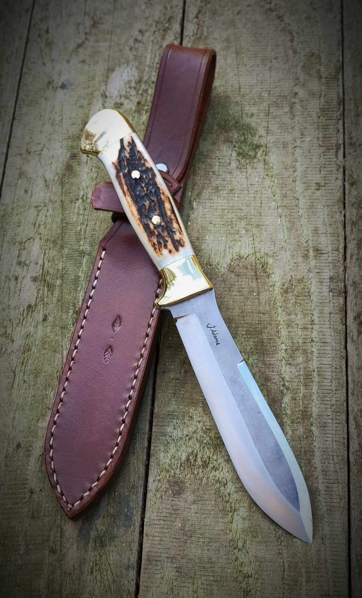Damastmesser mit Maserholzgriff