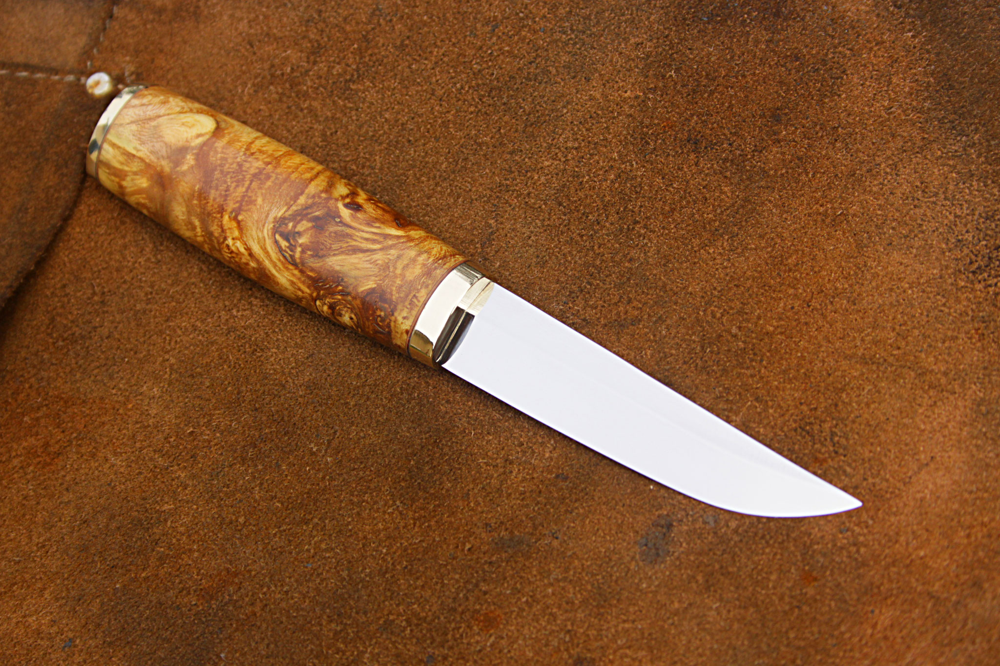 Puukko mit traditionellem Bandel