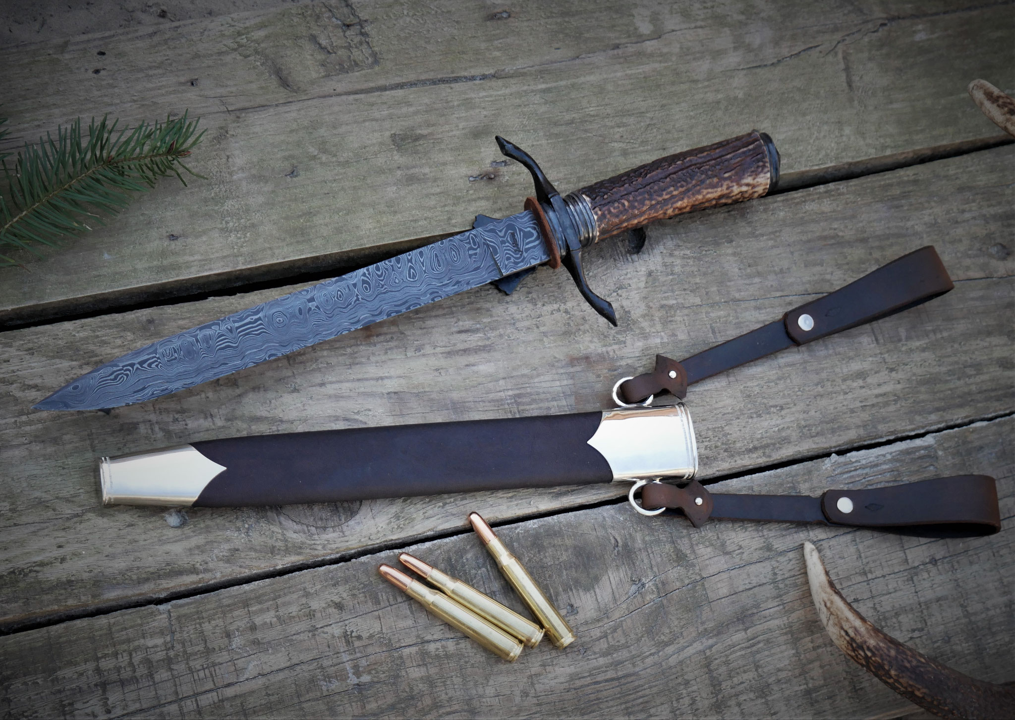 Jagdmesser-Kollektion mit Munition