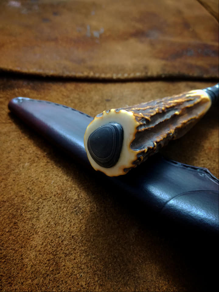 Elegantes Jagdmesser mit Hirschhorn
