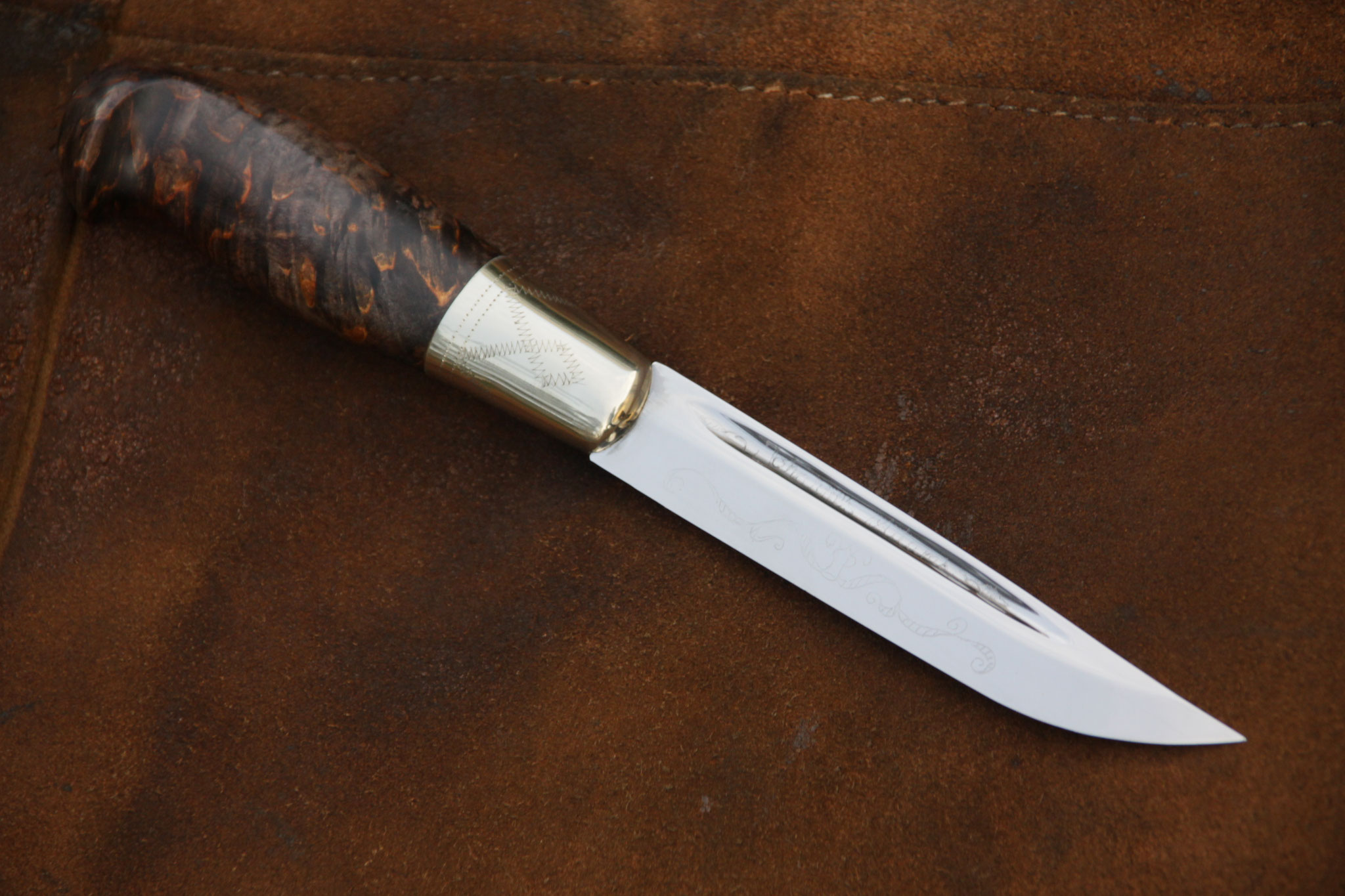Jagdmesser mit breitem Hirschhorngriff