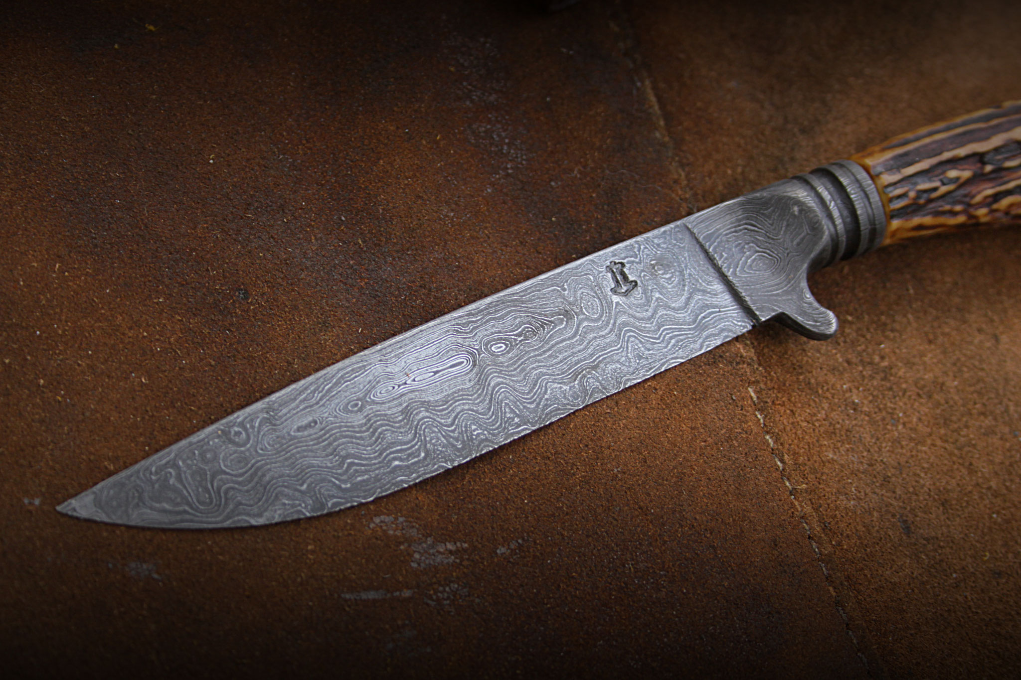 Klassischer Puukko mit Scheide